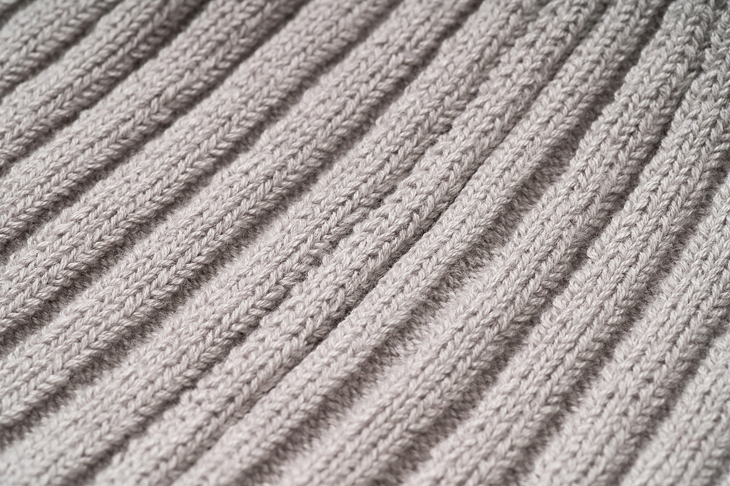 THE ARTISTE Knit Beanie — Custom-Dyed Yarn Heather Grey