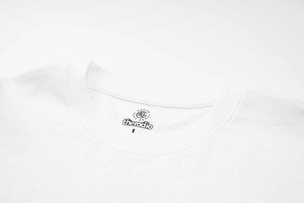 GREEN HOUSE x theradio “THE ARTISTE” SERIES HEAVY SLUB COTTON PRINT TEE — OFF WHITE