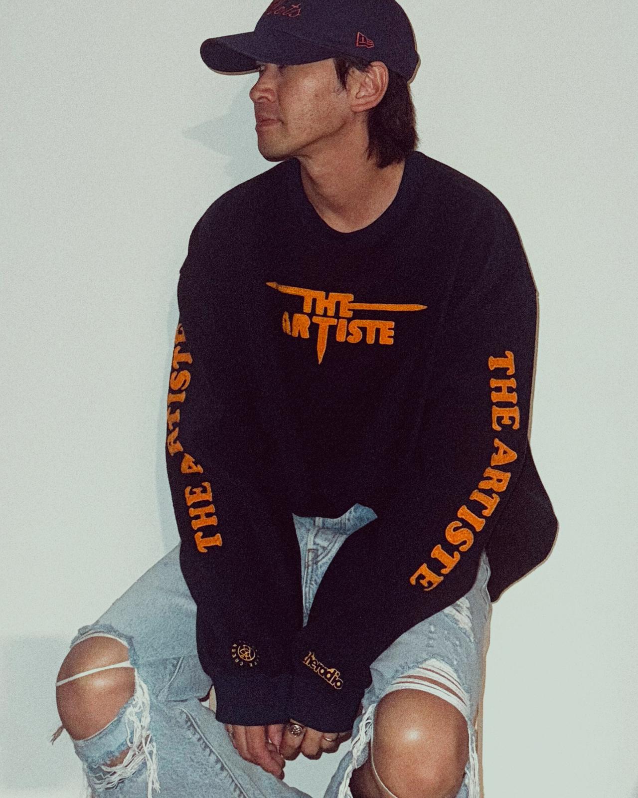 THE ARTISTE CREWNECK — NAVY / ORANGE